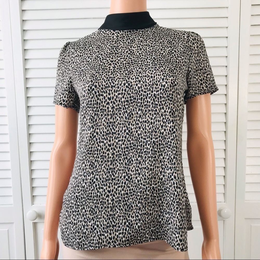2/$25 ANN TAYLOR Black Beige Animal Print Short Sleeve Blouse Size Petite XS